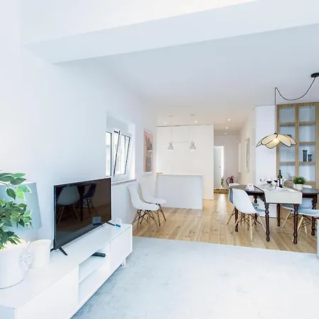Appartamento Modern & Charming Alges By Gt House