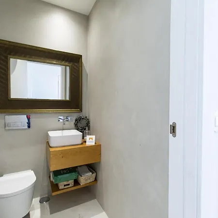 Appartamento Modern & Charming Alges By Gt House *
