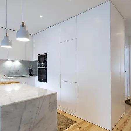 Modern & Charming Alges By Gt House Apartamento