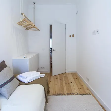 Appartamento Modern & Charming Alges By Gt House *