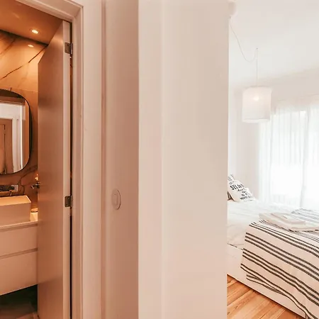 Modern & Charming Alges By Gt House Apartamento